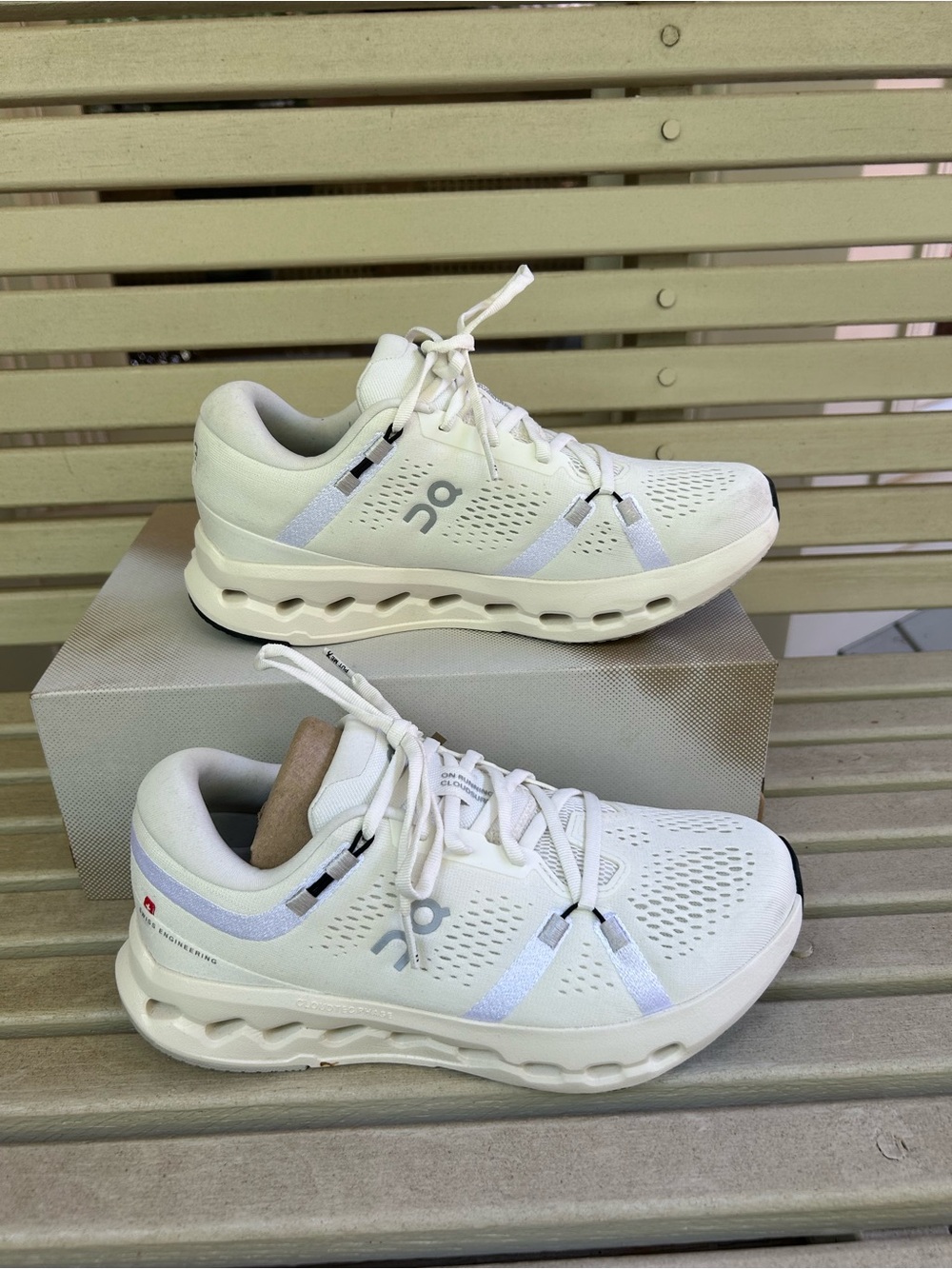NEW!! ON Cloud White Running Shoes - Women's - Picture 3 of 3